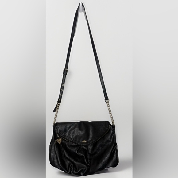 Betsey Johnson Black Pebbled Leather Crossbody Bag with Gold Chain Strap - Picture 2 of 4